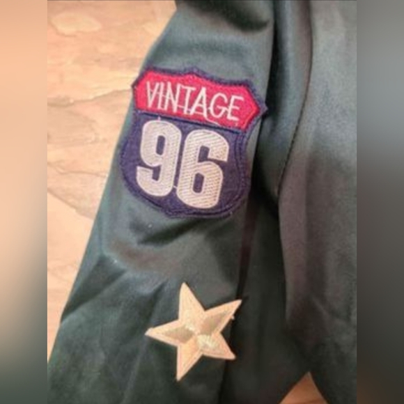 Vintage American Eagle Green Satin jacket with appliques - Picture 3 of 7